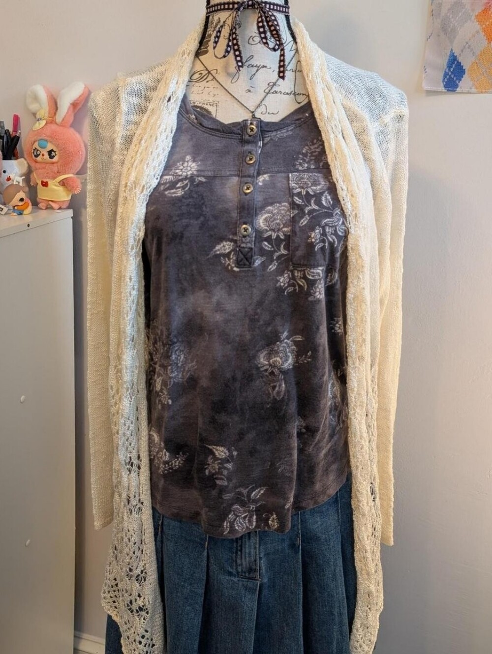 Sonoma Floral Tank Top in Gray & White Size Medium